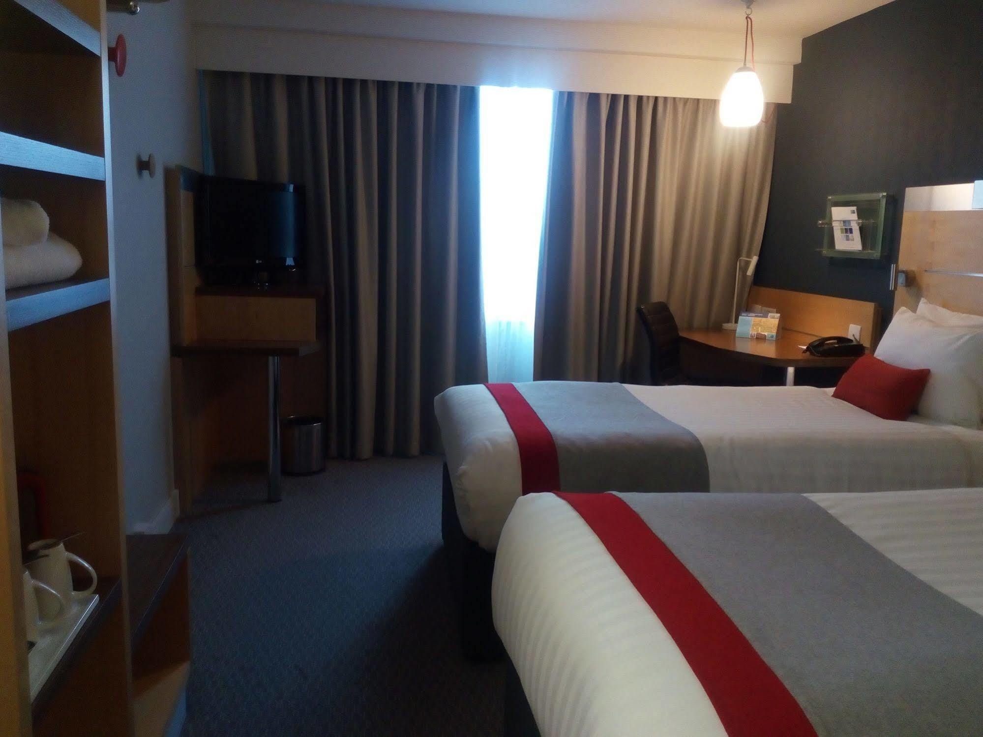Holiday Inn Express London Limehouse, An Ihg Hotel Zewnętrze zdjęcie